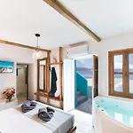 Secret Gem Oia