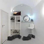 Secret Gem * Oia (Santorini)