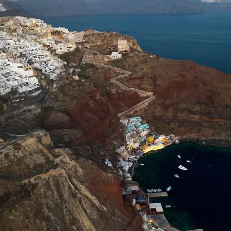 Secret Gem * Oia (Santorini)