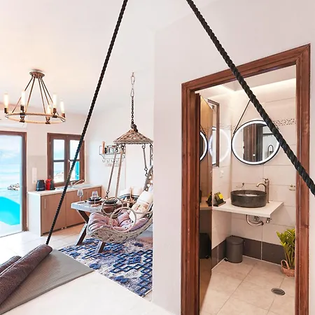 Secret Gem * Oia (Santorini)